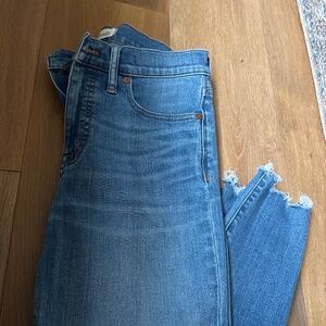 Madewell 9” high rise raw edge skinny jean 28